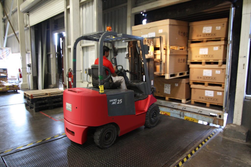 Whether To Hire Or Buy A Forklift Truck